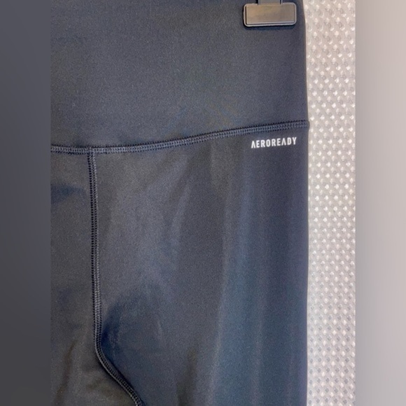 2/40$ Women’s ADIDAS black aeroready leggings with mesh on calves size medium - Picture 7 of 15